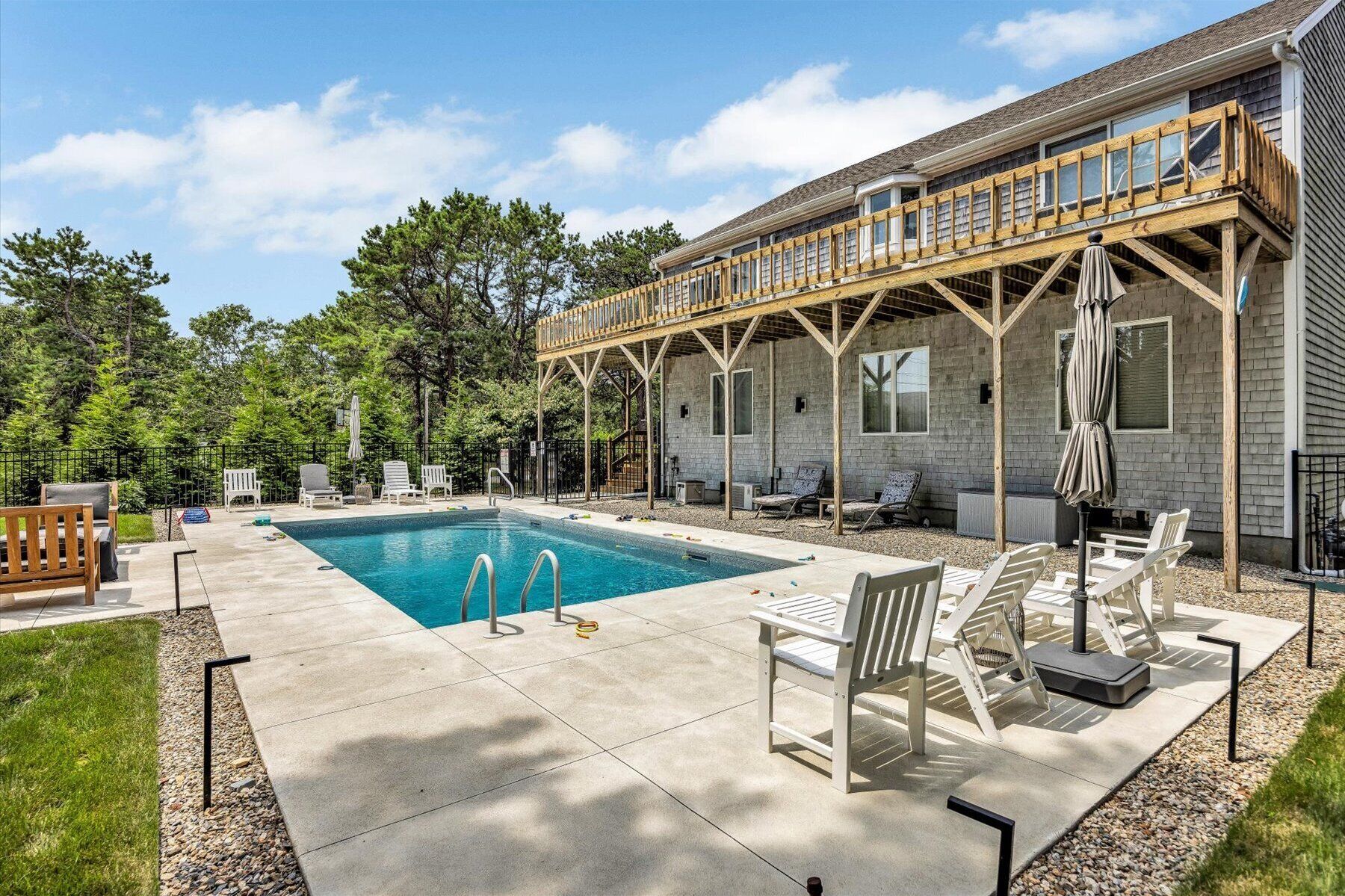 Great Island Home, Pool, 3 Private Beaches, Sleeps 8, Dogs Considered! (1913)