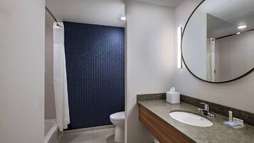 Articles de toilette gratuits, sèche-cheveux, serviettes fournies, savon