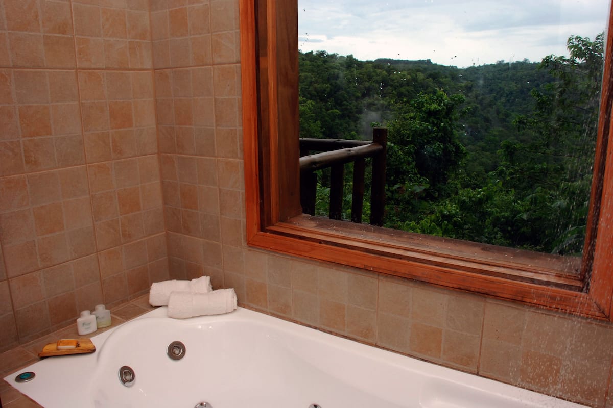 Superior Cabin | Private spa tub