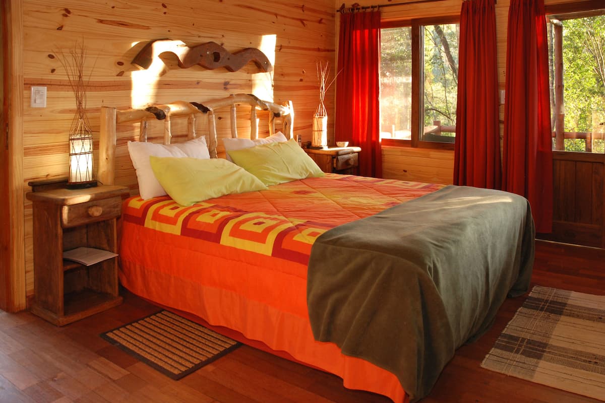 Standard Cabin | In-room safe, desk, blackout drapes, soundproofing
