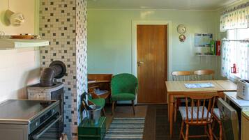Réfrigérateur, micro-ondes, plaque de cuisson, lave-vaisselle