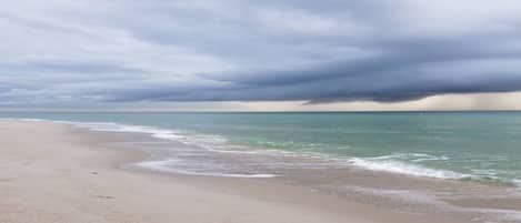 Na praia