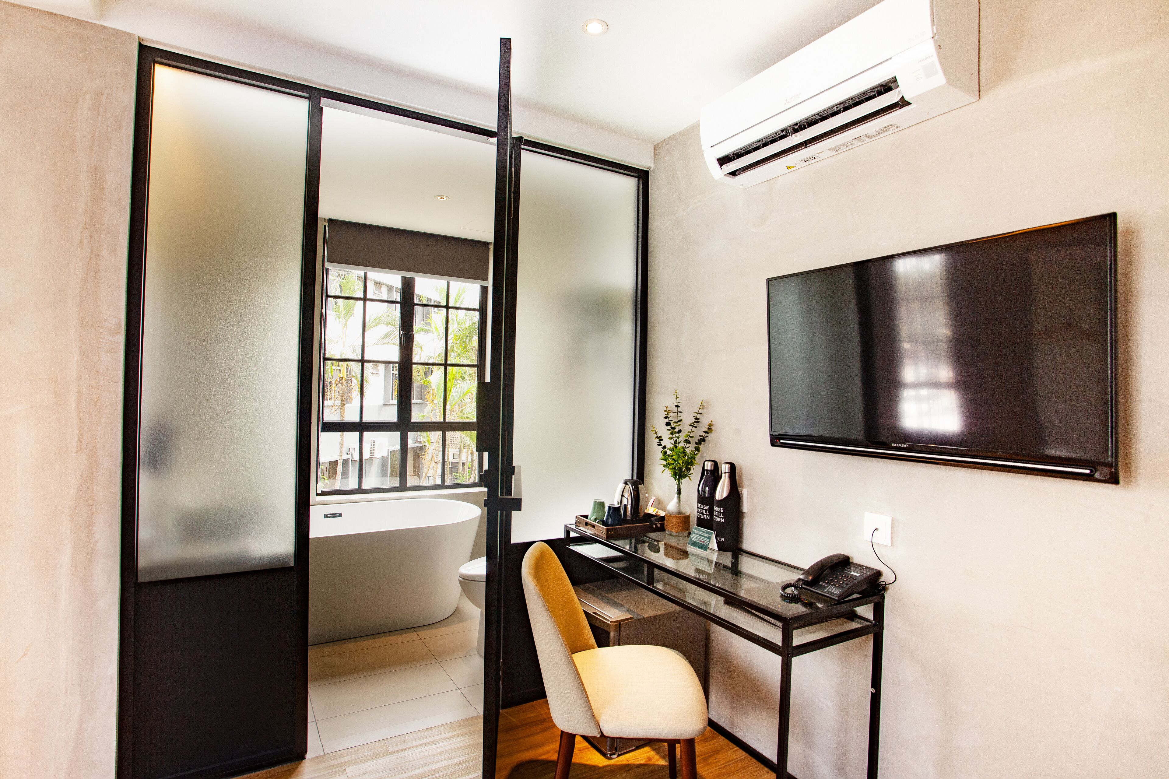 grand suite | 1 bedroom, pillow-top beds, individually decorated