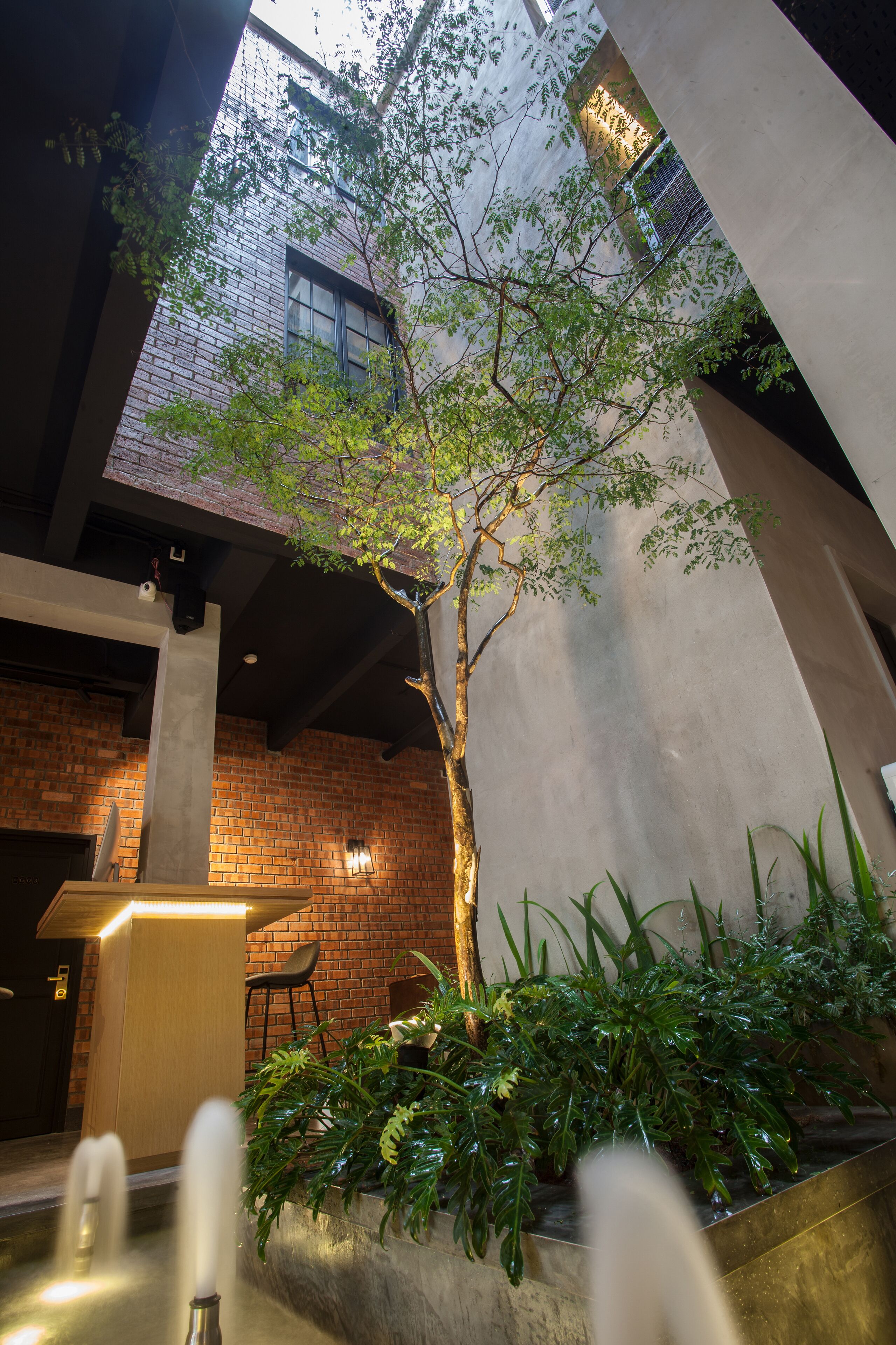 standard queen | lobby