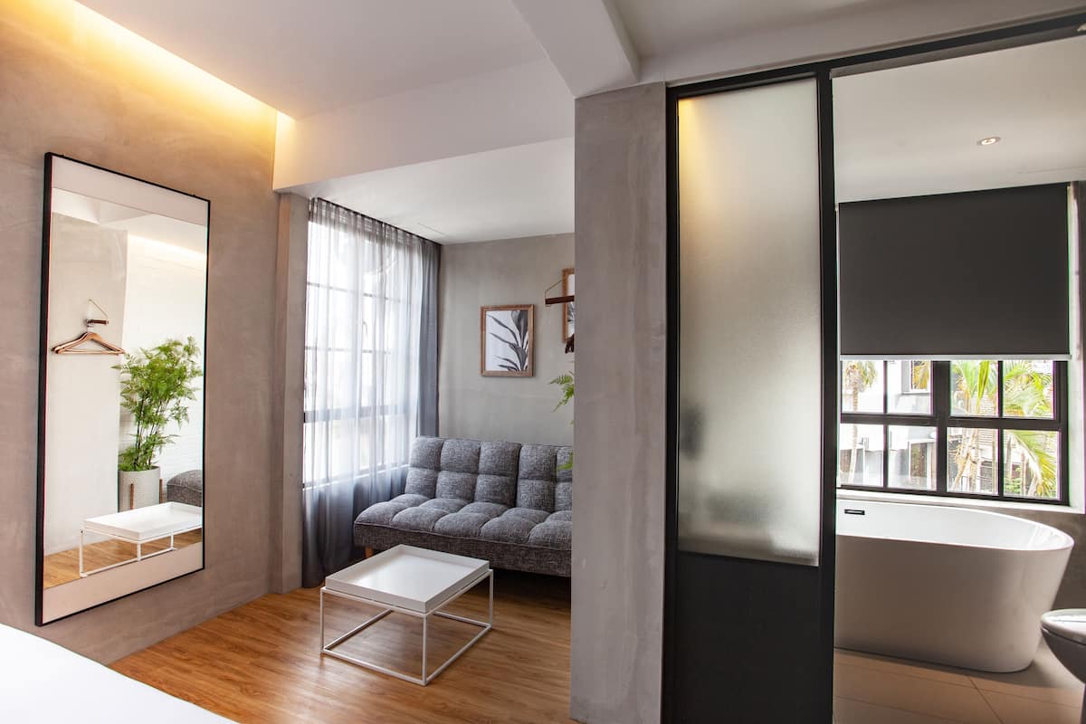 grand suite | 1 bedroom, pillow-top beds, individually decorated