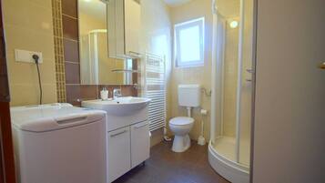 Douche, serviettes fournies