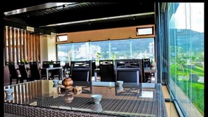 Free daily local cuisine breakfast - Chilidan (Jiaoxi)