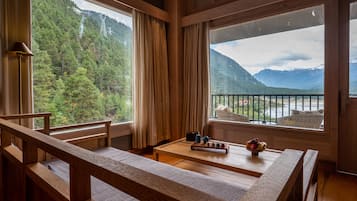 Deluxe Twin Room | Living room