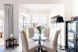 Dining - Beautiful Seafront Views (Sitges)