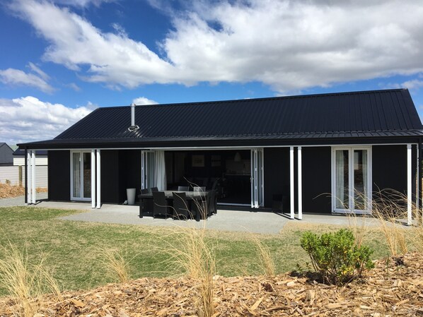 Premier Villa | Exterior - Ra Whenua (Twizel)