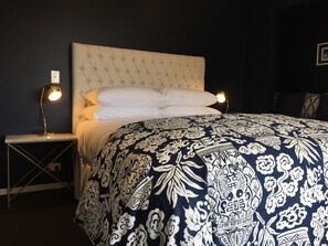 Premier Suite | 1 bedroom, blackout drapes, iron/ironing board, free WiFi