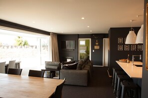 Premier House | Living area - Ra Whenua (Twizel)
