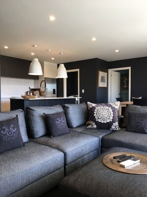 Premier Villa | Living area - Ra Whenua (Twizel)