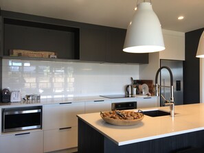 Premier Villa | Private kitchen - Ra Whenua (Twizel)