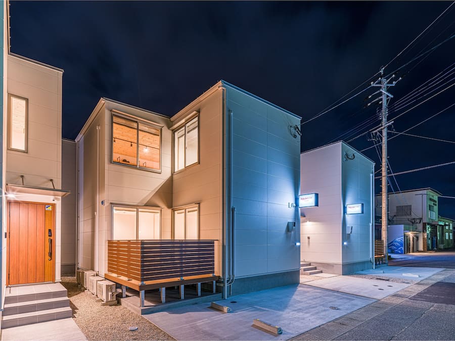 Fachada del alojamiento - Noche