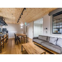 Flat-screen TV, streaming services