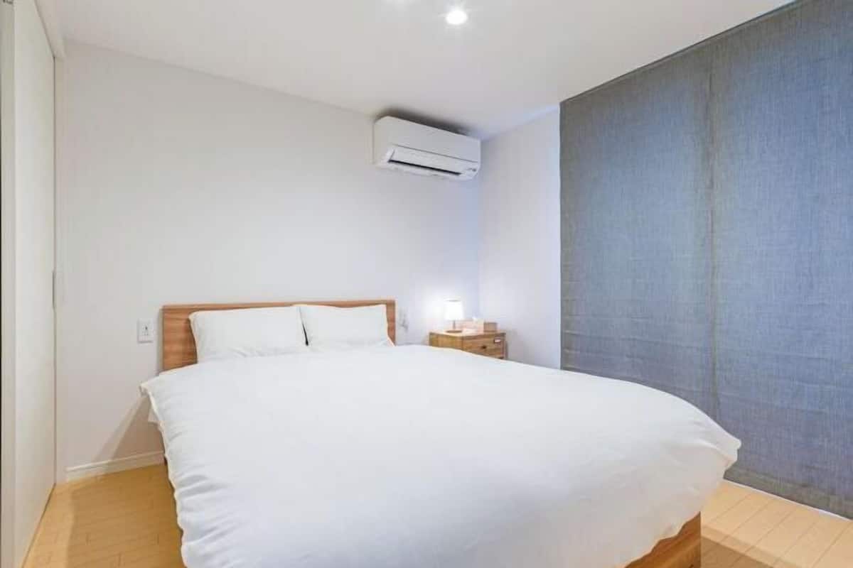 2 bedrooms, desk, iron/ironing board, free WiFi