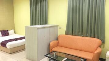 Luxury Double Room | Desk, soundproofing, bed sheets