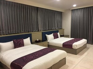 Desk, soundproofing, bed sheets - Rural Area Hotel (Zhuqi)