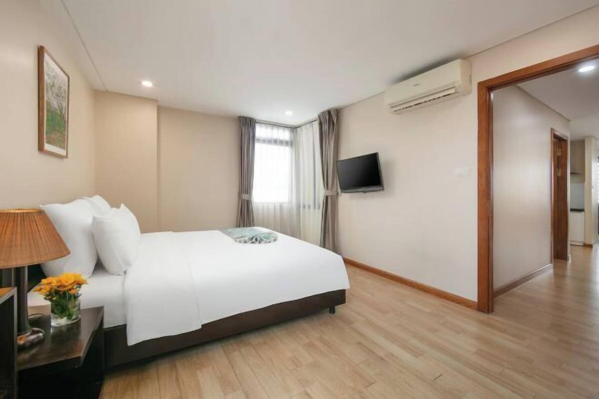 1 bedroom, in-room safe, desk, laptop workspace
