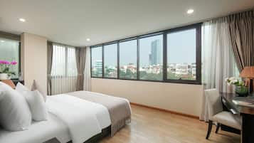 Deluxe Apartment | 1 bedroom, in-room safe, desk, laptop workspace