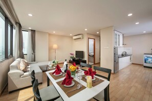 Deluxe Apartment | Living area