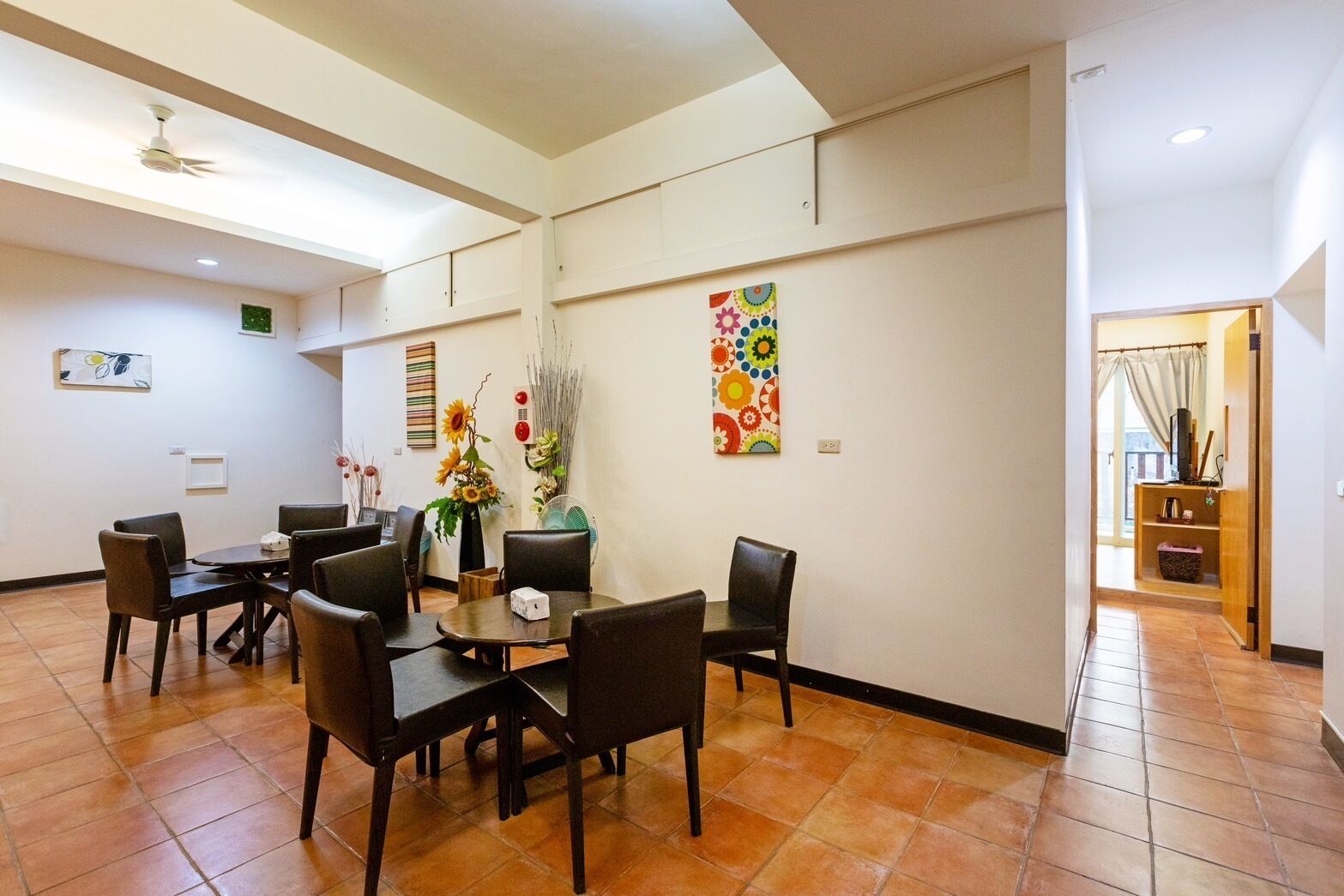 Coin salon dans le hall