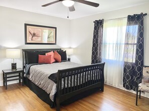 2 bedrooms, desk, iron/ironing board, WiFi