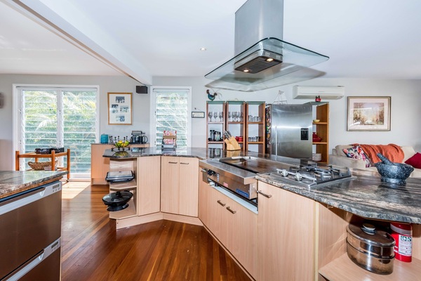 KĂŒhlschrank, Mikrowelle, Ofen, Herdplatte