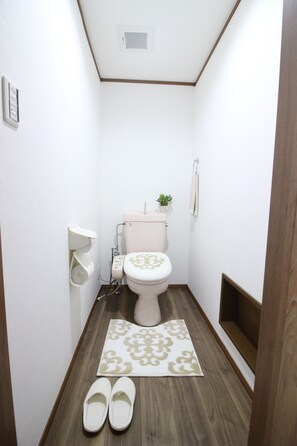 Bathroom - Funhouse Katsuragawa (Kyoto)