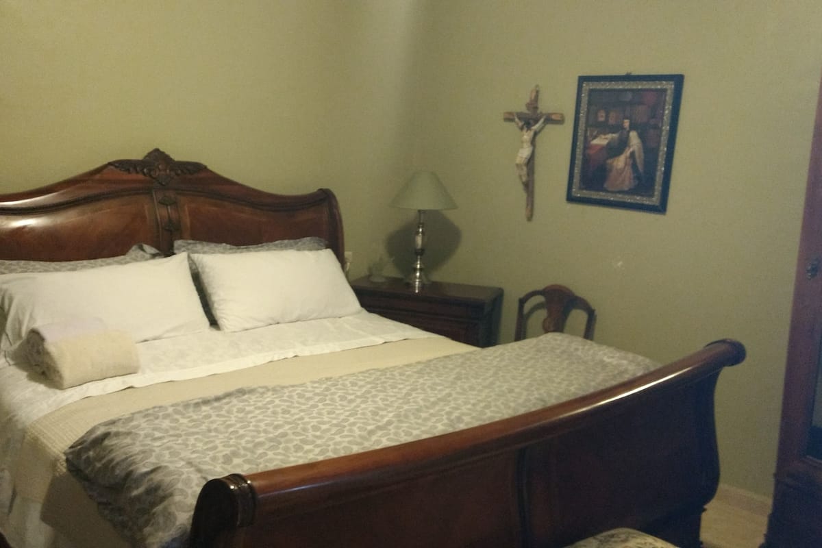 2 habitaciones, ropa de cama de alta calidad y cubrecamas