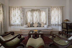 Télévision LED de 32 pouces avec chaînes par câble, télévision