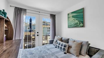 2 chambres, bureau, fer et planche à repasser, lit parapluie