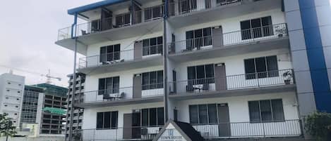 واجهة المنشأة