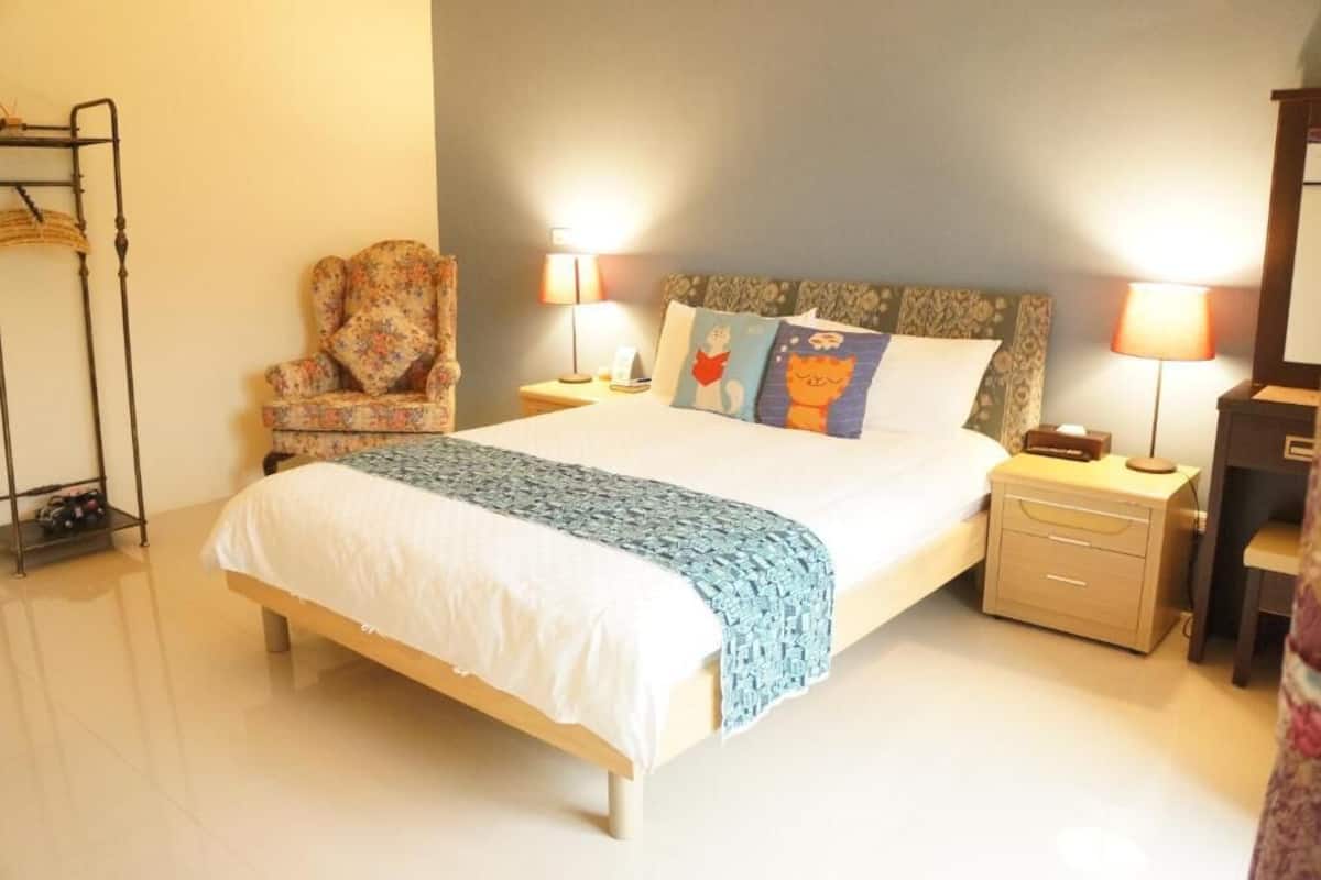 Habitación doble | Cortinas blackout, wifi gratis y ropa de cama