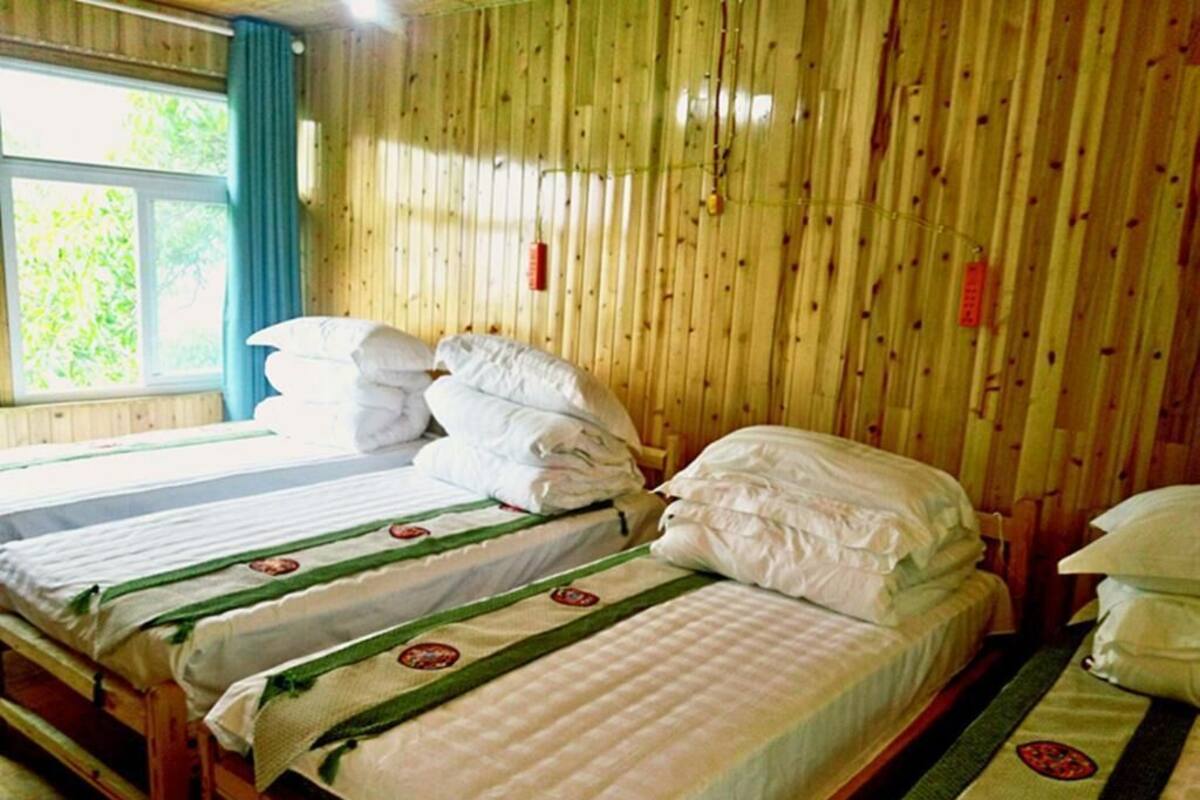 Free WiFi, bed sheets