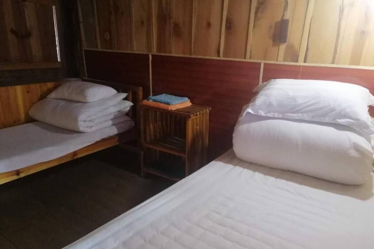 Free WiFi, bed sheets