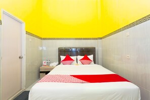 Standard Double Room | Desk, soundproofing, free WiFi, bed sheets