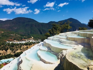 Pool - Tibet Guest House (Deqin)