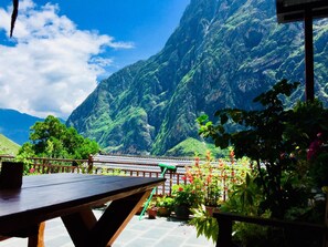 Balcony - Tibet Guest House (Deqin)