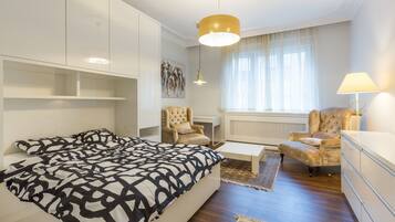 Deluxe appartement | 1 slaapkamer, een bureau, een laptopwerkplek, verduisterende gordijnen