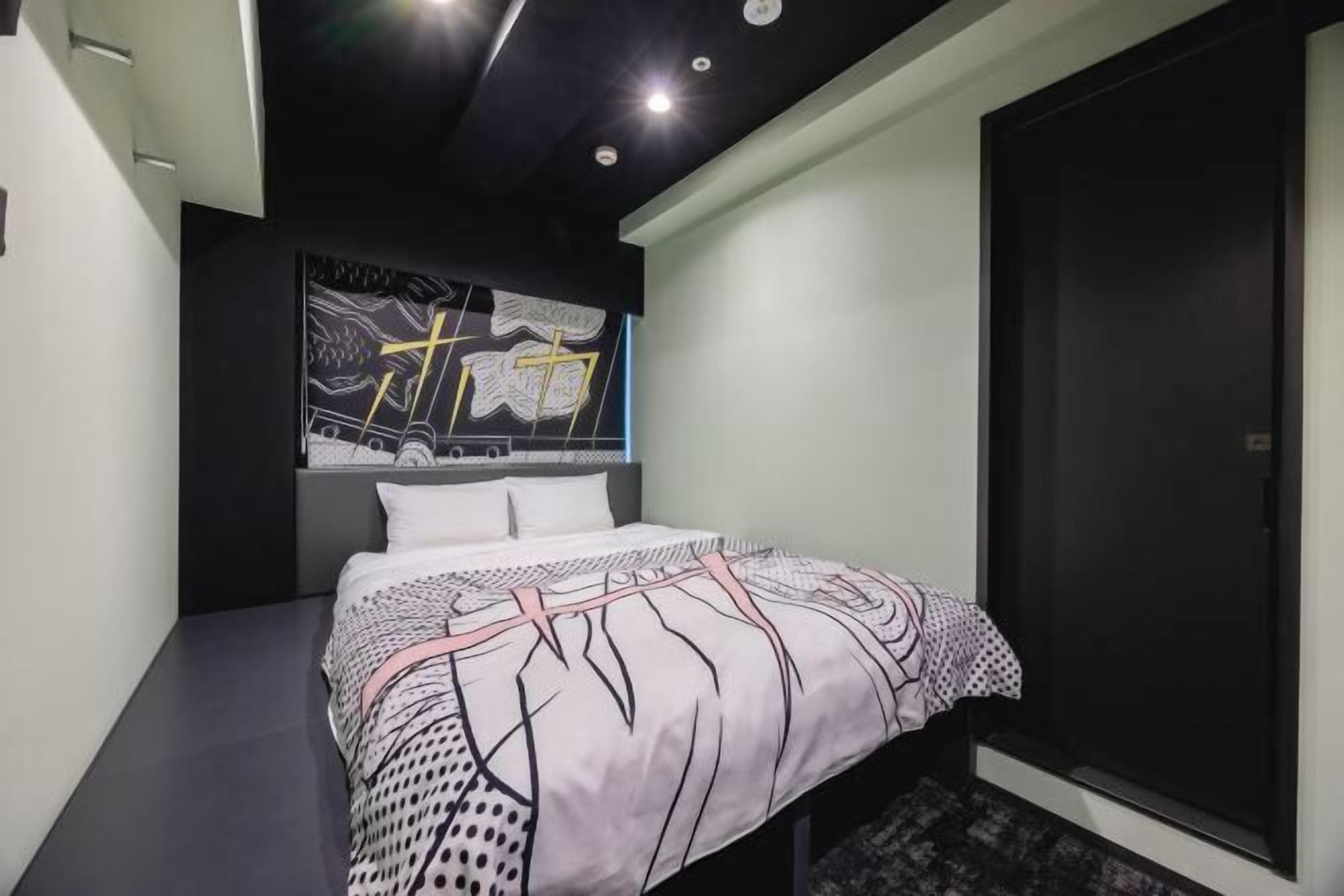 Silitysrauta/-lauta, ilmainen Wi-Fi, vuodevaatteet