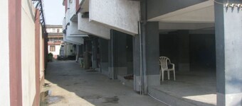 44 Lodge And Suites