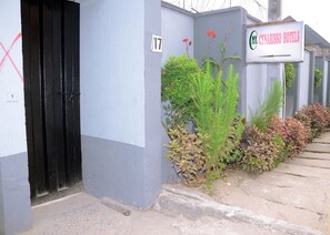 Entrada de la propiedad