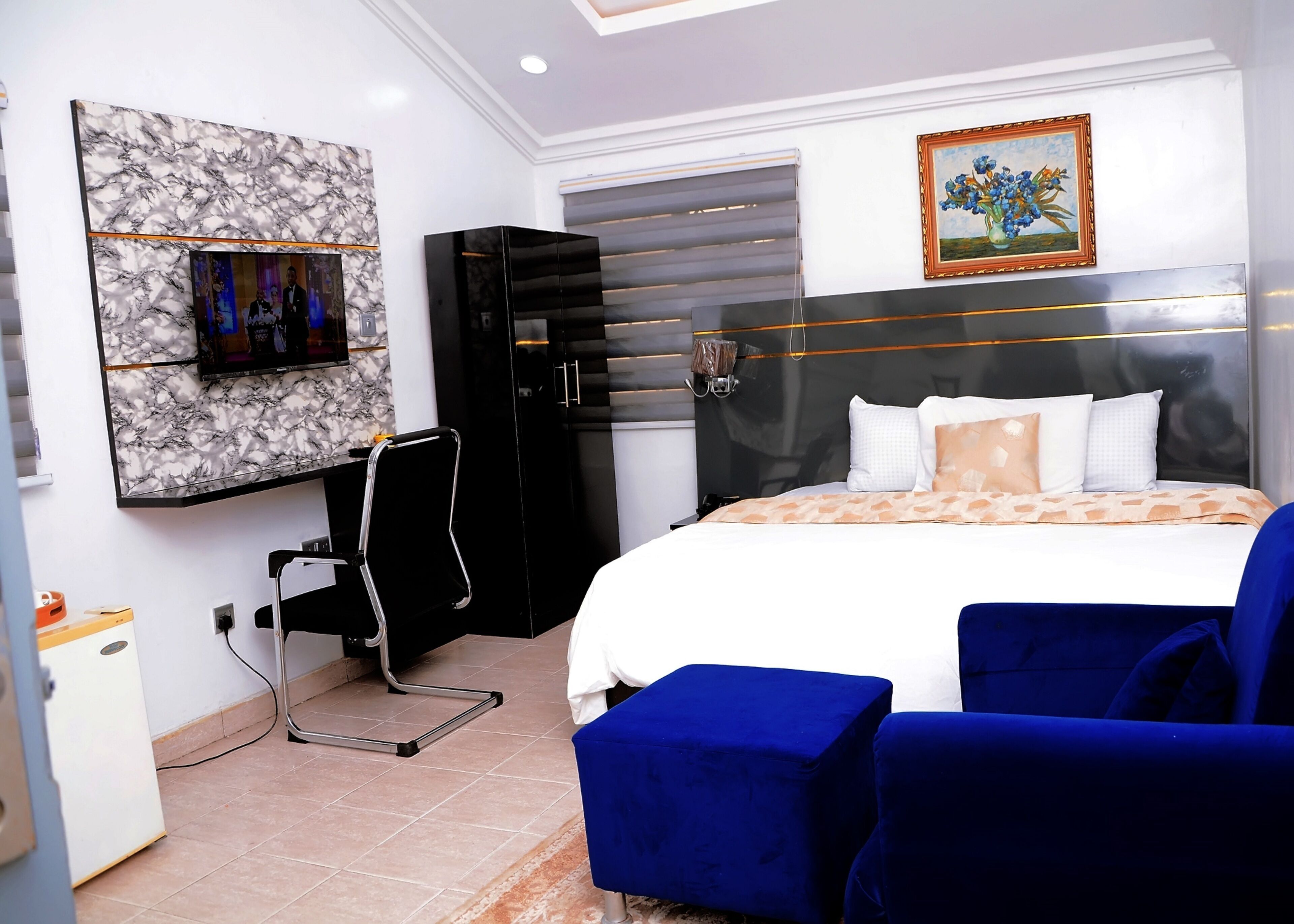 Desk, laptop workspace, free WiFi, bed sheets