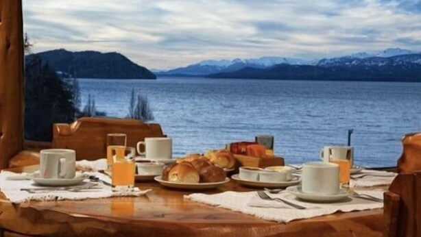 Free daily continental breakfast  - Le Château Bed & Breakfast (San Carlos de Bariloche)