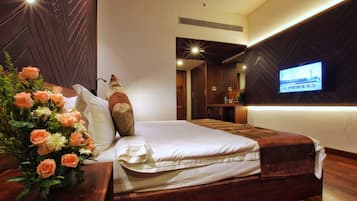 In-room safe, blackout curtains, iron/ironing board, free WiFi