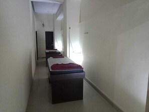 芳香疗法、深层组织按摩、瑞典式按摩、泰式按摩、体膜护理、脚底按摩
