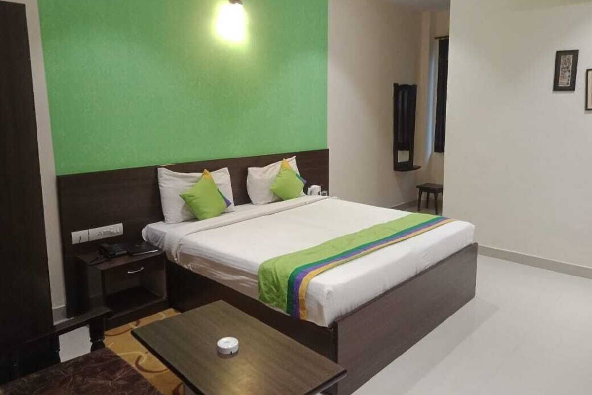 Standard Room | Iron/ironing board, free WiFi, bed sheets