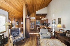 TV - Meadow Ridge: Beautiful Views, Close to Eagle Lodg (Mammoth Lakes)
